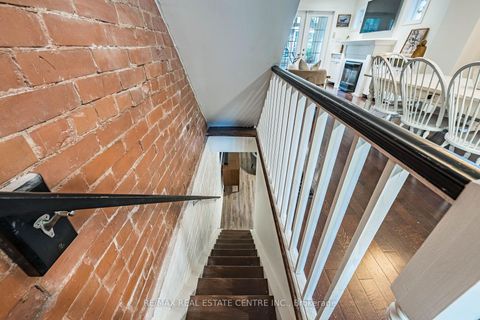 Photo 20 at 14 Wildwood Crescent, Woodbine Corridor, Toronto