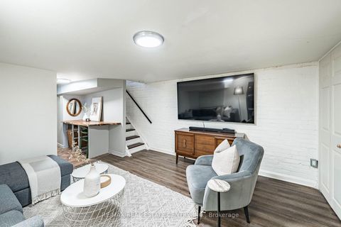 Photo 22 at 14 Wildwood Crescent, Woodbine Corridor, Toronto