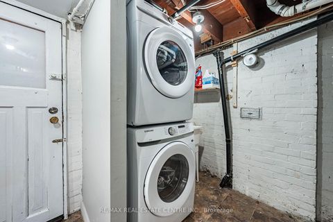 Photo 27 at 14 Wildwood Crescent, Woodbine Corridor, Toronto