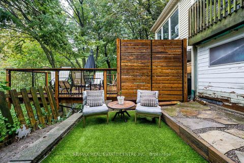 Photo 32 at 14 Wildwood Crescent, Woodbine Corridor, Toronto