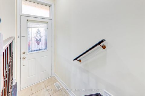 Photo 4 at 19 Kawneer Terrace, Dorset Park, Toronto