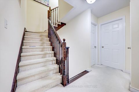 Photo 14 at 19 Kawneer Terrace, Dorset Park, Toronto