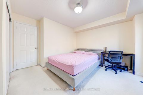 Photo 15 at 19 Kawneer Terrace, Dorset Park, Toronto