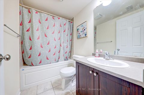 Photo 17 at 19 Kawneer Terrace, Dorset Park, Toronto