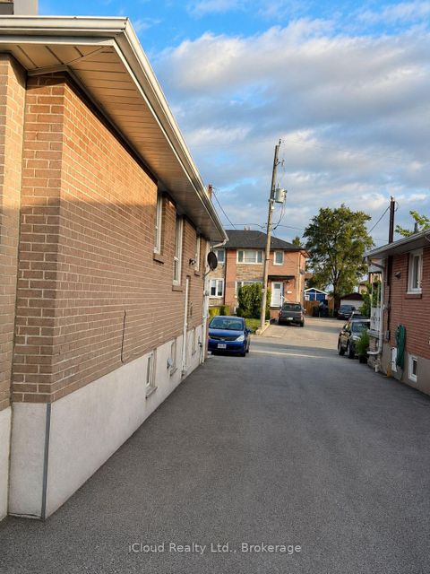 Photo 2 at 138 Lomar Drive, Jane Heights, Toronto