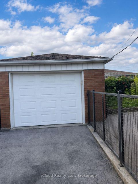 Photo 3 at 138 Lomar Drive, Jane Heights, Toronto