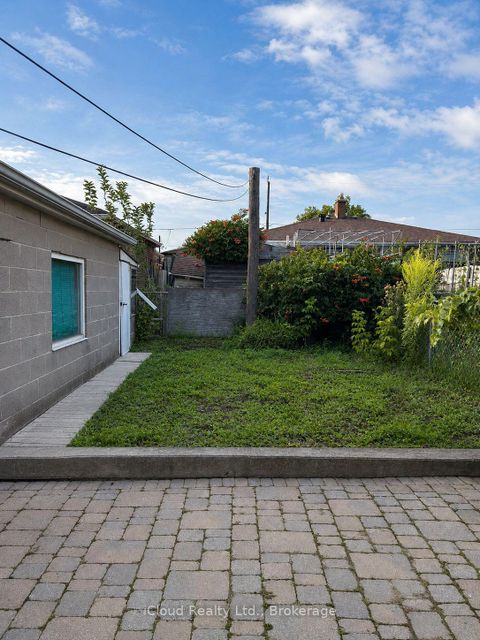 Photo 4 at 138 Lomar Drive, Jane Heights, Toronto