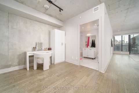 Photo 10 at 320 - 608 RICHMOND Street W, Waterfront Communities C1, Toronto