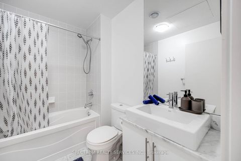 Photo 12 at 4511 - 65 Bremner Boulevard, Waterfront Communities C1, Toronto