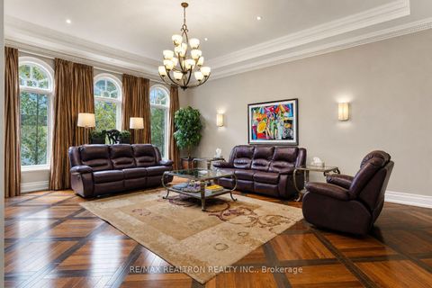 Photo 13 at 25 Parr Place, Uplands, Vaughan