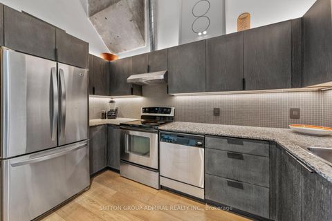 Photo 13 at 434 - 637 Lake Shore Boulevard W, Niagara, Toronto