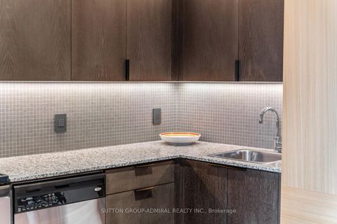 Photo 14 at 434 - 637 Lake Shore Boulevard W, Niagara, Toronto
