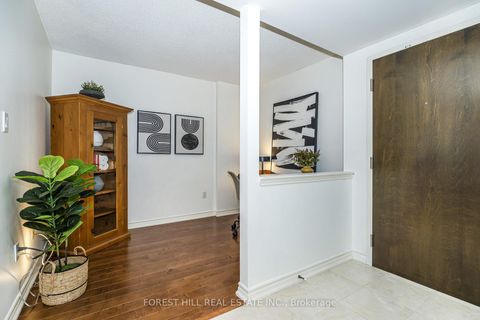 Photo 3 at 319 - 225 Davenport Road, Annex, Toronto