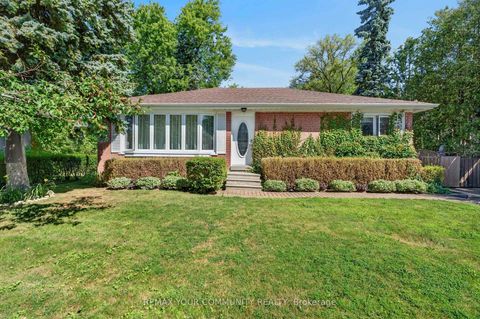 Photo 0 at 154 Hollingsworth Drive, King City, King