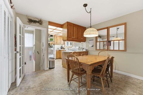 Photo 5 at 154 Hollingsworth Drive, King City, King