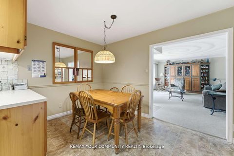 Photo 9 at 154 Hollingsworth Drive, King City, King
