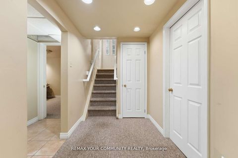 Photo 20 at 154 Hollingsworth Drive, King City, King