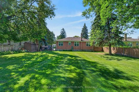 Photo 27 at 154 Hollingsworth Drive, King City, King