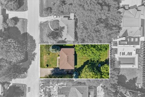 Photo 34 at 154 Hollingsworth Drive, King City, King