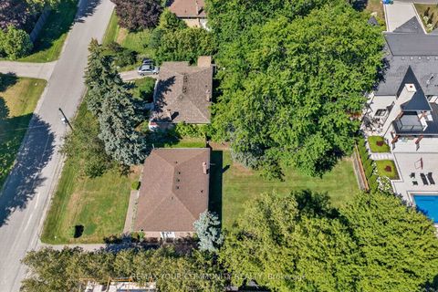 Photo 37 at 154 Hollingsworth Drive, King City, King