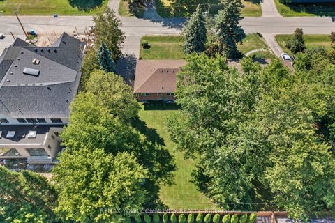 Photo 39 at 154 Hollingsworth Drive, King City, King