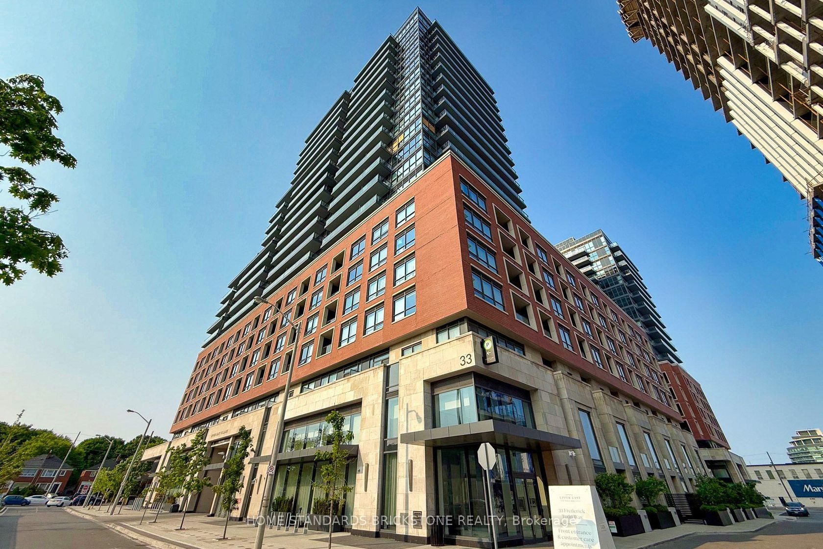 429 - 33 Frederick Todd Way, Thorncliffe Park, Toronto photo 6