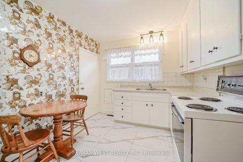 Photo 2 at 5 Cromarty Drive, Kipling, Toronto