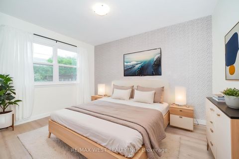 Photo 4 at 5 Cromarty Drive, Kipling, Toronto