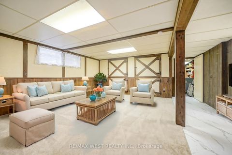 Photo 6 at 5 Cromarty Drive, Kipling, Toronto