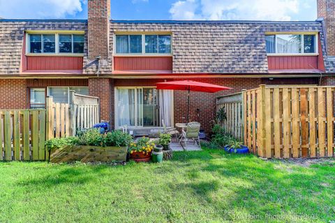 Photo 1 at 70 - 441 Military Trail, Morningside, Toronto