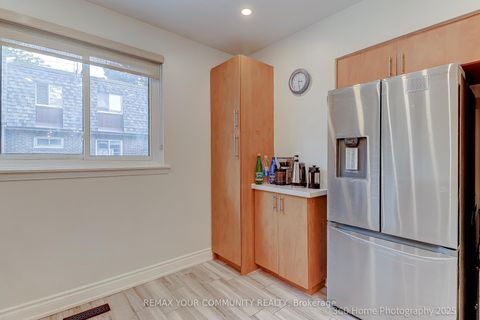 Photo 6 at 70 - 441 Military Trail, Morningside, Toronto