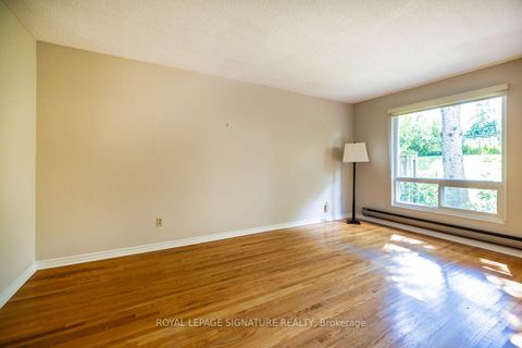 Photo 3 at 62 Thorny Vineway, Bayview Village, Toronto