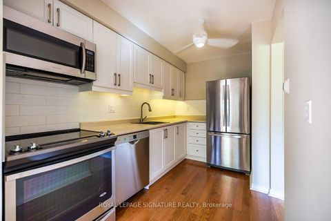 Photo 5 at 62 Thorny Vineway, Bayview Village, Toronto
