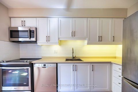 Photo 6 at 62 Thorny Vineway, Bayview Village, Toronto