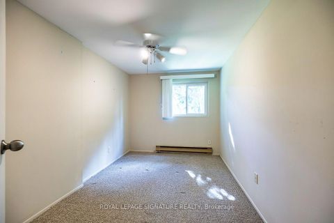 Photo 7 at 62 Thorny Vineway, Bayview Village, Toronto