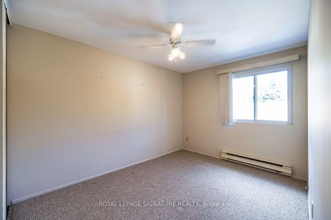Photo 9 at 62 Thorny Vineway, Bayview Village, Toronto