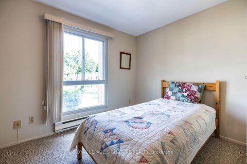 Photo 10 at 62 Thorny Vineway, Bayview Village, Toronto