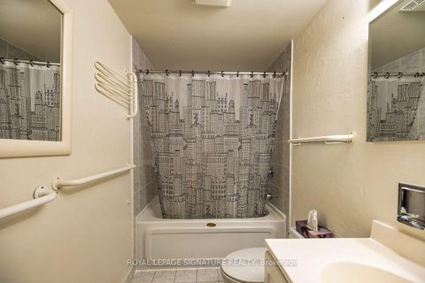Photo 11 at 62 Thorny Vineway, Bayview Village, Toronto
