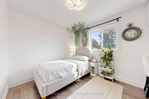Photo 27 at 162 Laverock Avenue, Mill Pond, Richmond Hill