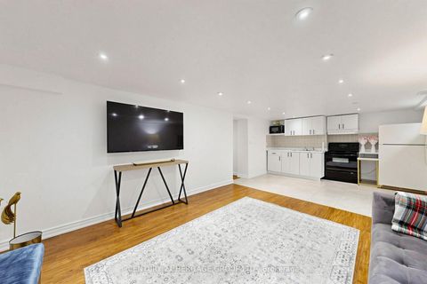 Photo 37 at 162 Laverock Avenue, Mill Pond, Richmond Hill