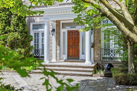 Photo 4 at 44 Cotswold Crescent, Windfields, Toronto