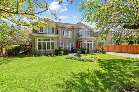 Photo 9 at 44 Cotswold Crescent, Windfields, Toronto