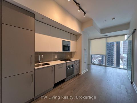 Photo 10 at 1007 - 17 Dundonald Street, Yonge Corridor, Toronto