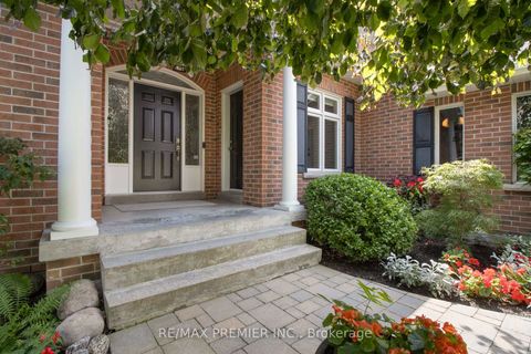 Photo 3 at 19 Stockdale Crescent, North Richvale, Richmond Hill