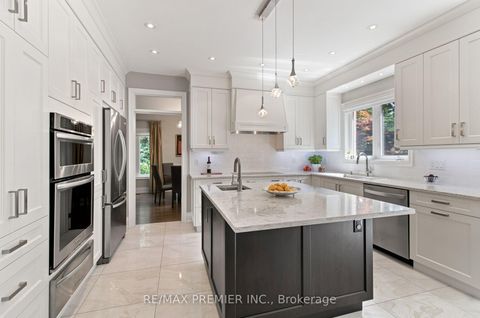 Photo 11 at 19 Stockdale Crescent, North Richvale, Richmond Hill