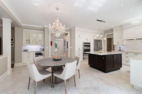 Photo 13 at 19 Stockdale Crescent, North Richvale, Richmond Hill