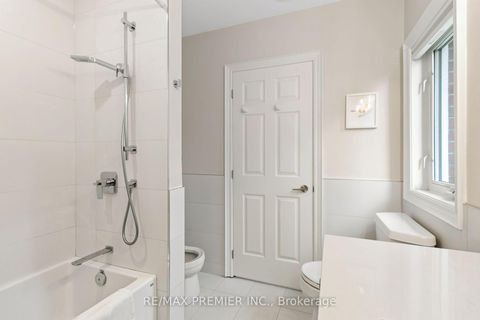 Photo 23 at 19 Stockdale Crescent, North Richvale, Richmond Hill