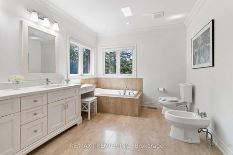 Photo 31 at 19 Stockdale Crescent, North Richvale, Richmond Hill