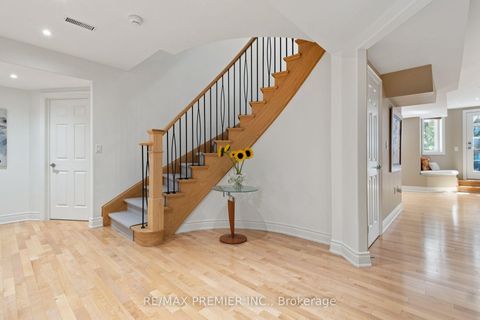 Photo 32 at 19 Stockdale Crescent, North Richvale, Richmond Hill