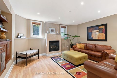 Photo 37 at 19 Stockdale Crescent, North Richvale, Richmond Hill